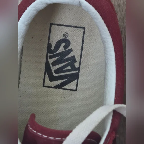 Vans Old Skool Burgundy Sneakers - Picture 5 of 6